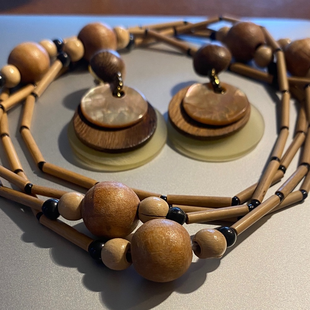 Natural Wood Multi-Strand Necklace paired with pierced shell 🐚 & wood earrings